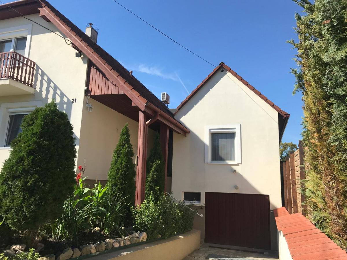 Apartman Tinasol Mosonmagyaróvár Eksteriør billede