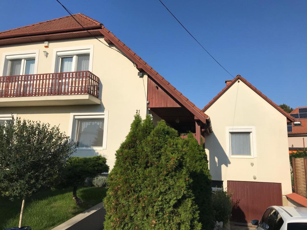 Apartman Tinasol Mosonmagyaróvár Eksteriør billede