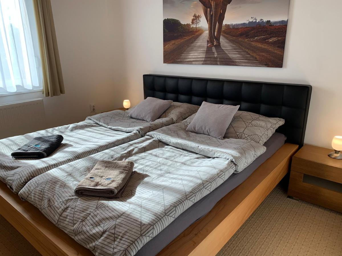Apartman Tinasol Mosonmagyaróvár Eksteriør billede