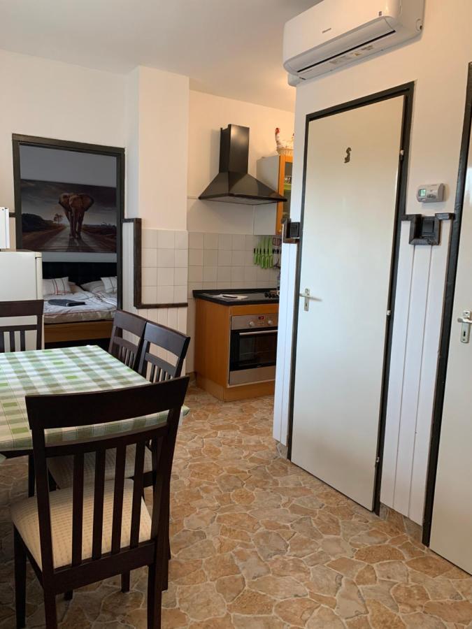 Apartman Tinasol Mosonmagyaróvár Eksteriør billede