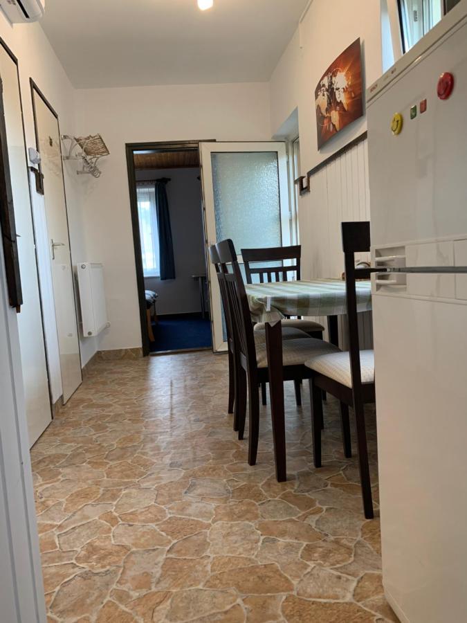 Apartman Tinasol Mosonmagyaróvár Eksteriør billede